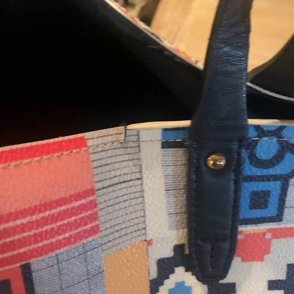 Tory Burch Limited Edition Kerrington Tote
Bag - Picture 13 of 16